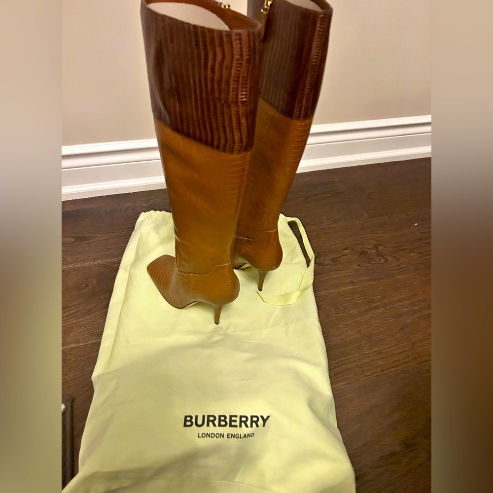 Brand new never worn with dust bag Burberry boots